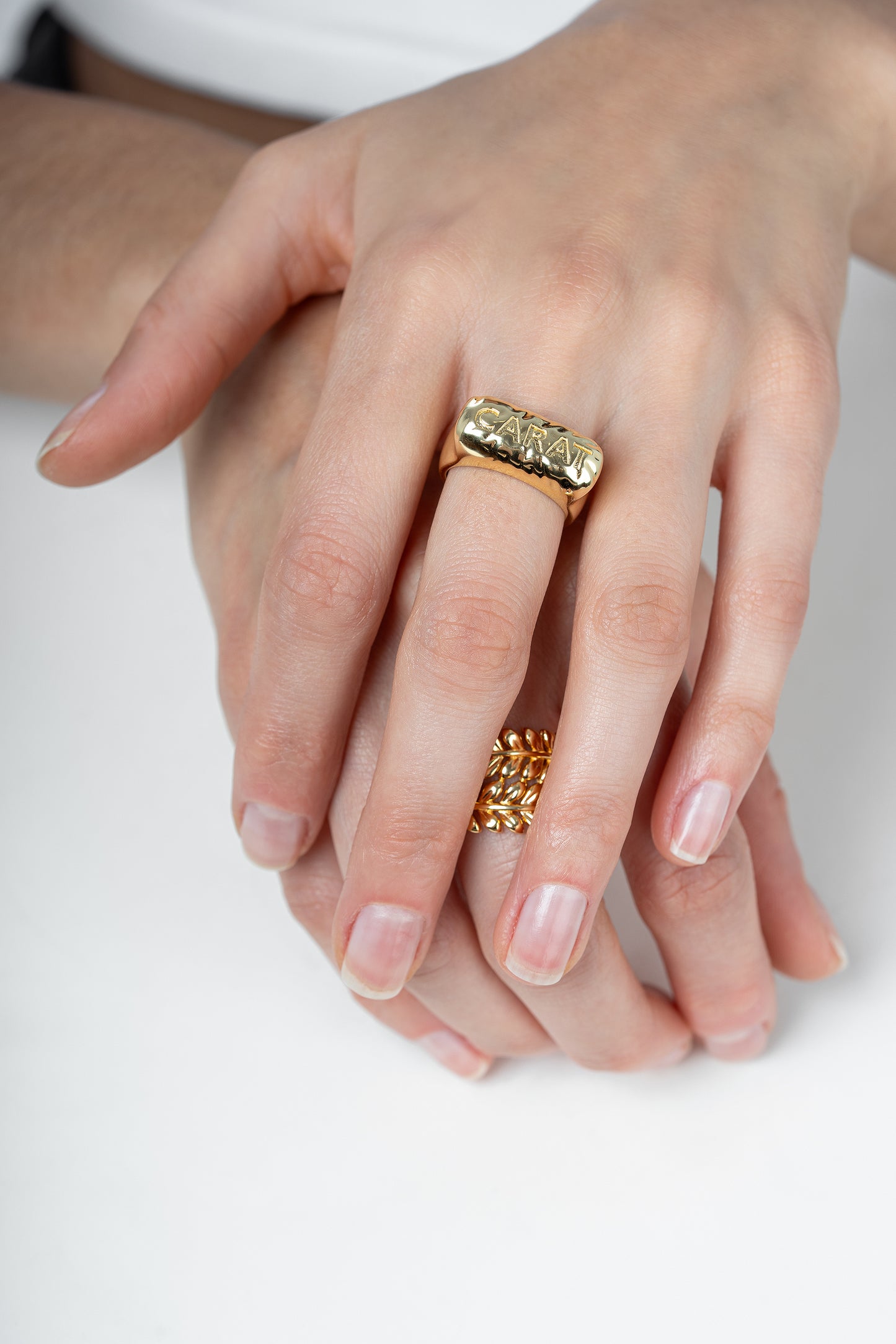 Hera CARAT Signet Ring